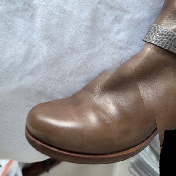 NIKE AIR WOMAN"S LEATHER AND STRETCH FABRIC BOOTS - Picture 9 of 15